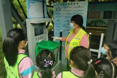 垃圾智能分类，文明你我“童”行——寓教于乐的教学演示用品设计